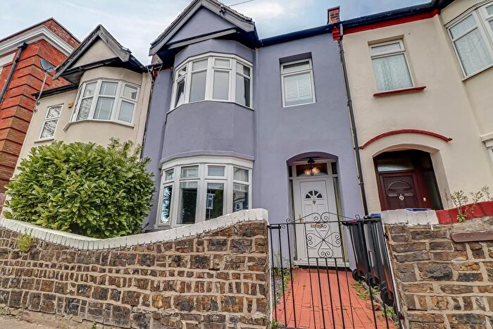 3 Bedroom Terraced House For Sale In Priory Avenue, Southend-On-Sea, SS2