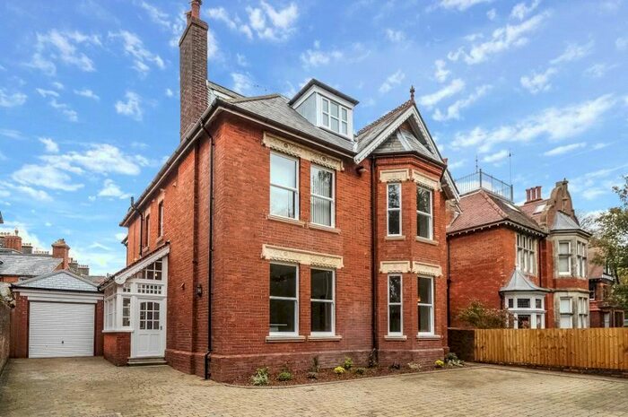 3 Bedroom Flat To Rent In Albert Road, Dorchester DT1