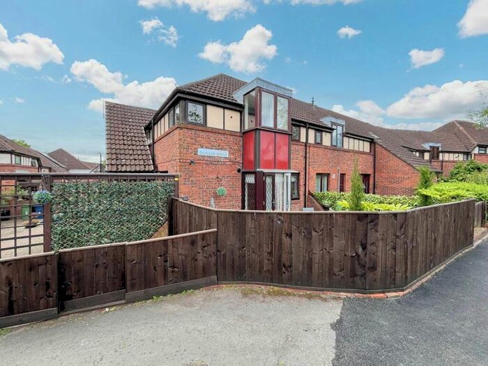 2 Bedroom Flat To Rent In Dunlin Drive, Washington, Tyne And Wear, NE38