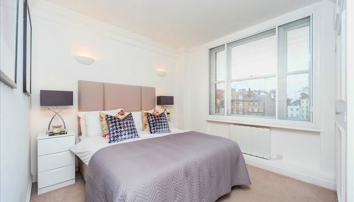 2 Bedroom Flat To Rent In Hill Street, London, W1J