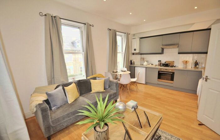 1 Bedroom Maisonette To Rent In Acton Lane, Chiswick, W4