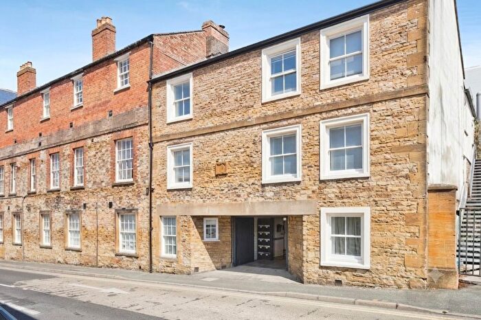 1 Bedroom Flat For Sale In South Street, Yeovil, BA20