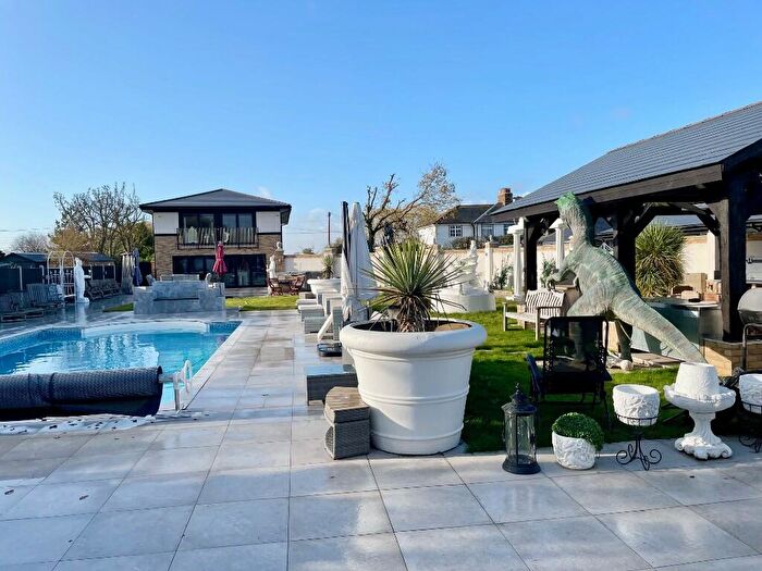 4 Bedroom Detached House For Sale In Brentwood, Essex, CM13