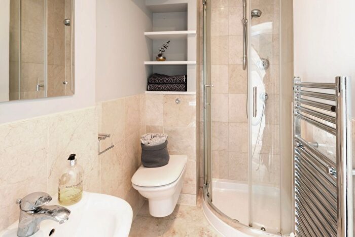 2 Bedroom Flat For Sale In Eastern Quay, Rayleigh Road, Royal Docks London, E16