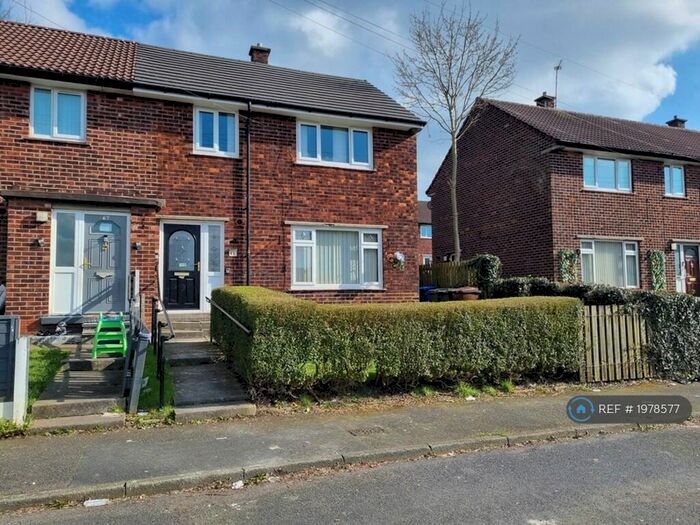 3 Bedroom Semi-Detached House To Rent In Newton Hall Road, Hyde, SK14