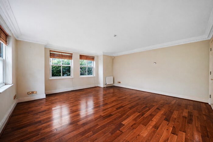 2 Bedroom Flat To Rent In South End, London, W8