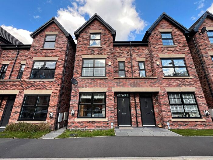 4 Bedroom Semi-detached House For Sale In Foundry Close, Eccles, M30