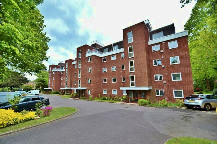 2 Bedroom Flat To Rent In Bournemouth, BH4