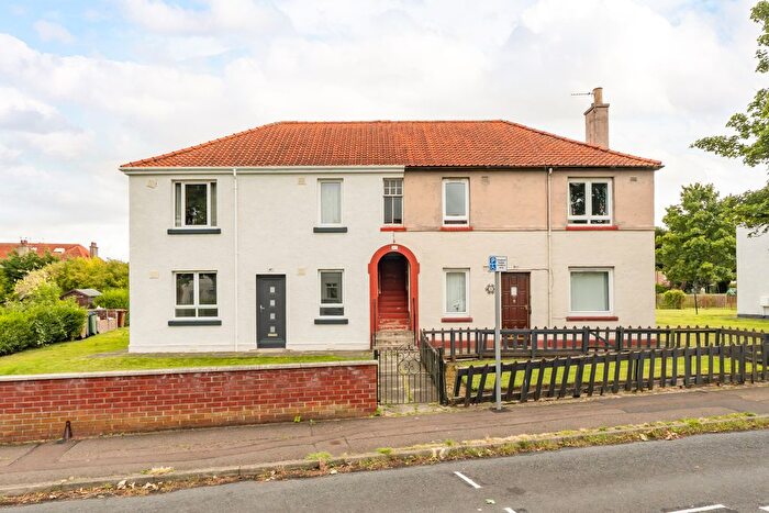 2 Bedroom Flat For Sale In Saughton Gardens, Edinburgh, EH12
