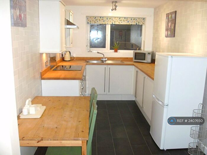 2 Bedroom Flat To Rent In Park Lane, Macclesfield, SK11