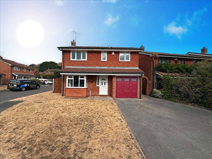 4 Bedroom Detached House To Rent In Longfield Close, Birmingham, B28