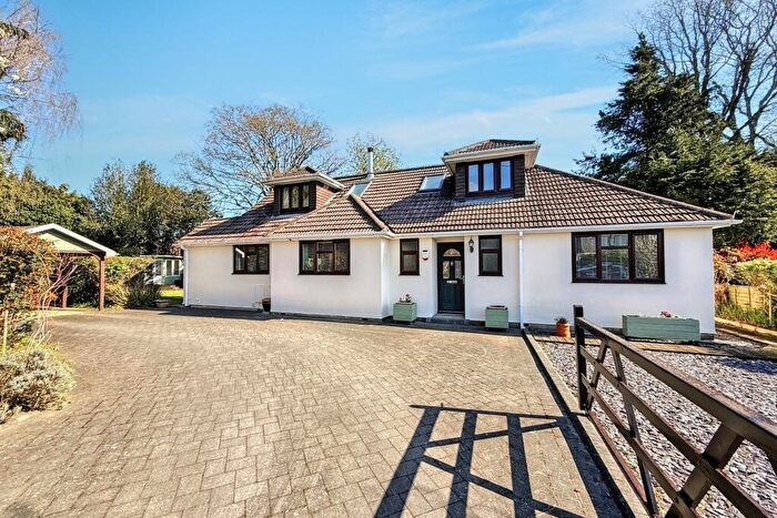 4 Bedroom Detached House For Sale In West Parley, BH22