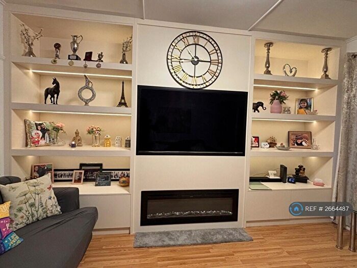 3 Bedroom Semi Detached House To Rent In King Harolds Way, London, DA7