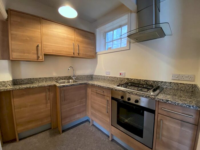 2 Bedroom Property To Rent In High Street, Huntingdon, PE29