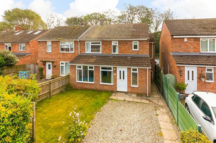 3 Bedroom Semi-Detached House For Sale In Town Furlong, Appleton, OX13