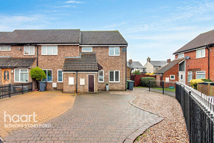 3 Bedroom End Of Terrace House For Sale In Glebe End, Bishop's Stortford, CM22