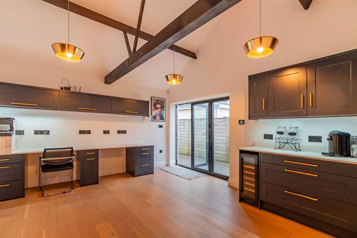 2 Bedroom Flat For Sale In Marlborough Road, Penylan, CF23