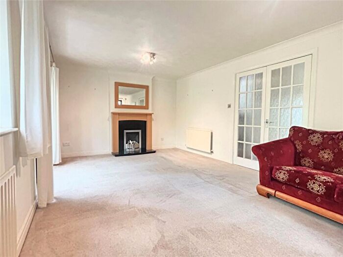 3 Bedroom Semi-Detached House To Rent In Hollin Mews, Weetwood, Leeds, LS16