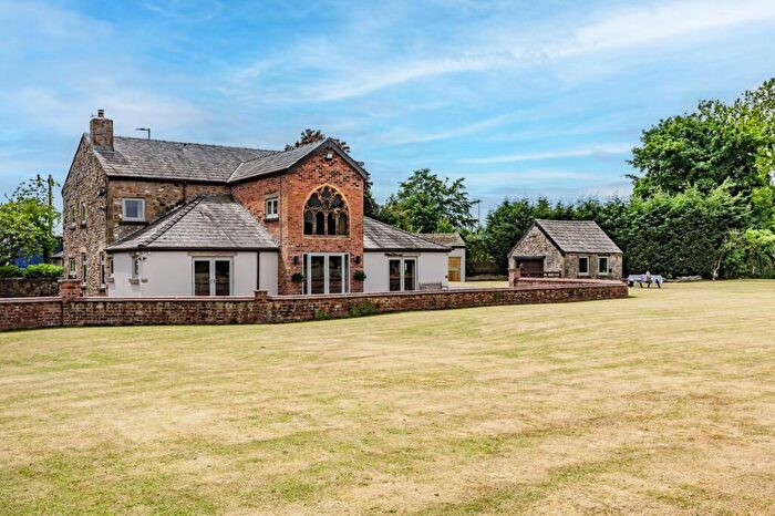 6 Bedroom Detached House For Sale In Whalley Road, Samlesbury, PR5