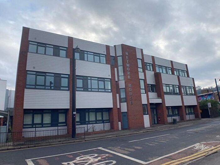 1 Bedroom Flat To Rent In Town Centre - High Wycombe, HP11