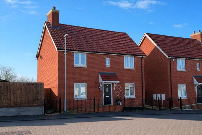 3 Bedroom Detached House For Sale In Arlesey Road, Henlow, SG16