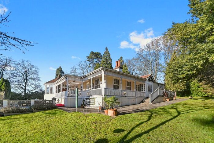 1 Bedroom Flat To Rent In Roughets Lane, Bletchingley, Redhill RH1