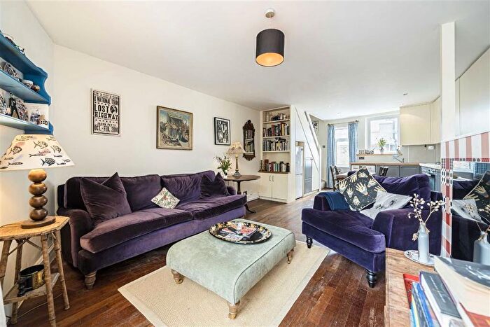 2 Bedroom Maisonette For Sale In Railton Road, Herne Hill, SE24