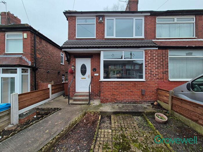 3 Bedroom Semi-Detached House To Rent In Kingston Avenue, Chadderton, Oldham, OL9