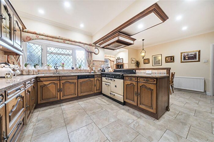 6 Bedroom Detached House For Sale In Links Lane, Rowlands Castle, PO9