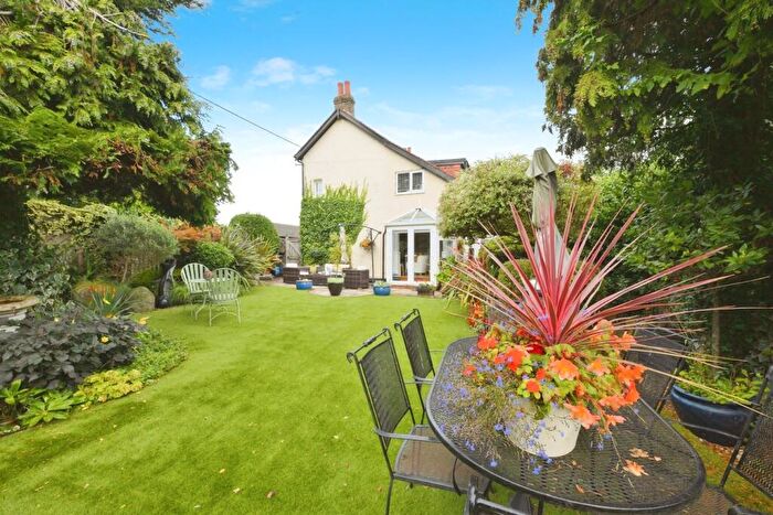 3 Bedroom Detached House For Sale In Epping Green, Epping, CM16