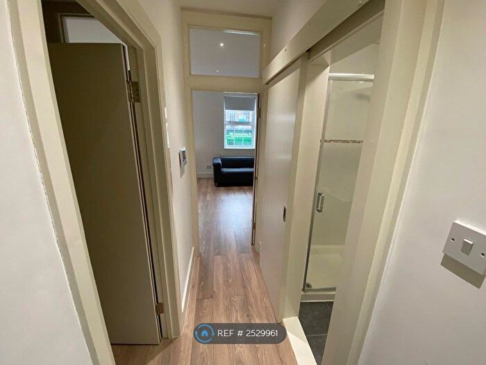 1 Bedroom Flat To Rent In New Cross Road, London, SE14
