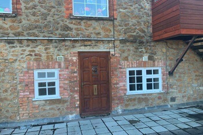 2 Bedroom Flat To Rent In Vine Flats, Ilminster TA19