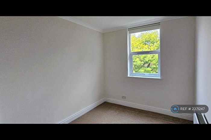 1 Bedroom Flat To Rent In Fenwick Road, London, SE15