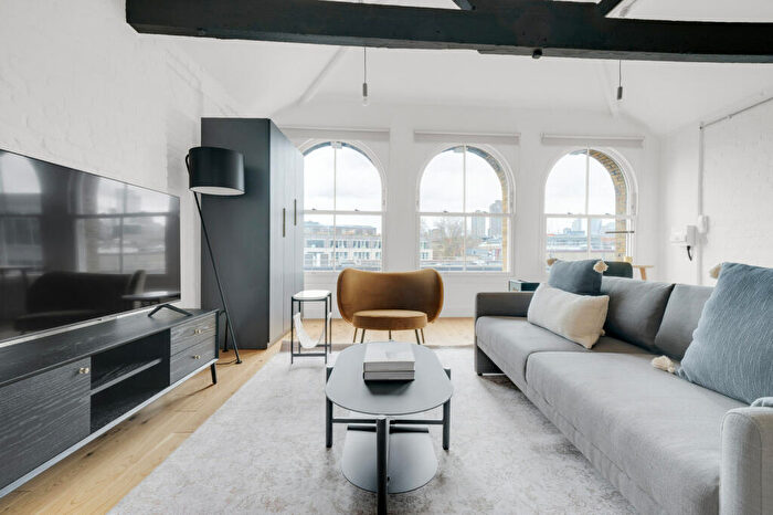 Apartment To Rent In Farringdon Road, London, , Uk, EC1M