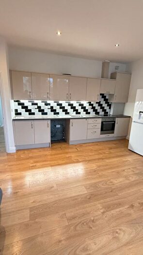 2 Bedroom Flat To Rent In Greenford Road, Sutton, SM1