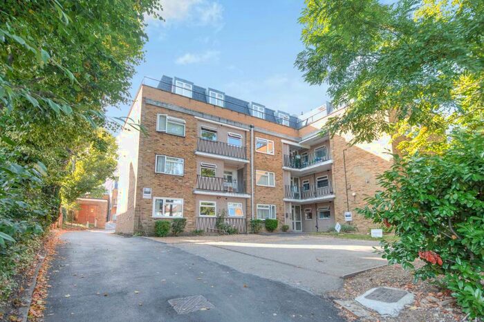 1 Bedroom Apartment To Rent In Waverley Road, Enfield, EN2