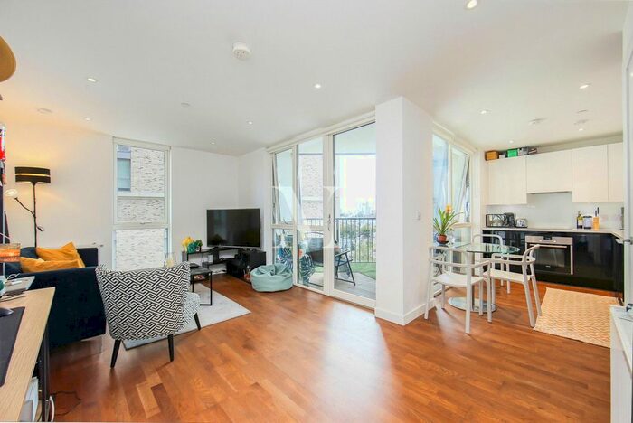 2 Bedroom Flat To Rent In Discovery Tower, Terry Sprinks Place, Greater London, E16