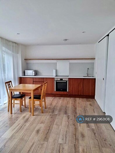 1 Bedroom Flat To Rent In Bath Court, London, EC1V