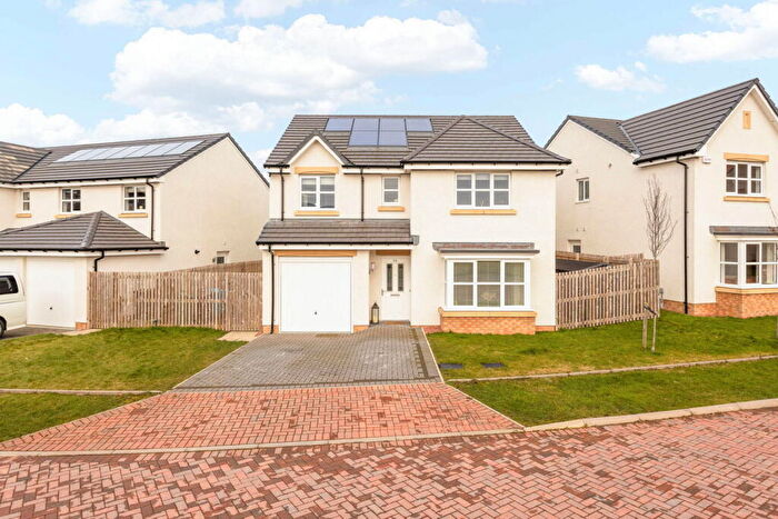 4 Bedroom Detached House For Sale In East Kip Walk, Murieston, Livingston, EH54