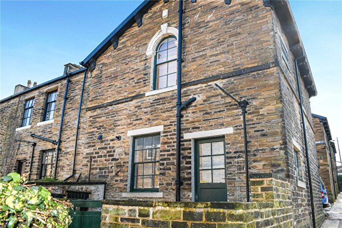 3 Bedroom End Of Terrace House To Rent In Katherine Street, Shipley, West Yorkshire, BD18