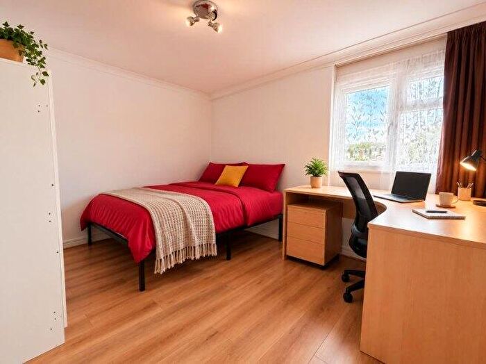 3 Bedroom Flat To Rent In Beecroft Close, CT2