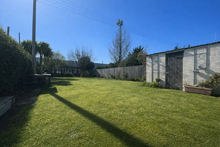 4 Bedroom Semi-detached House For Sale In Ermin Street, Blunsdon, Swindon, SN26