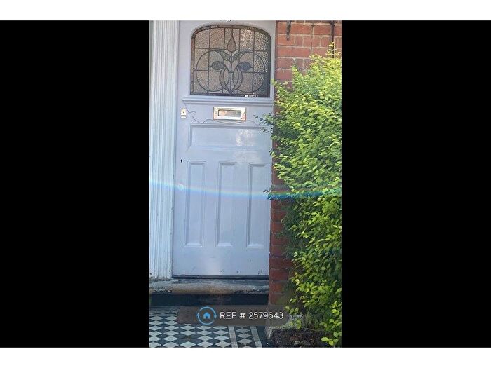 3 Bedroom Maisonette To Rent In First Floor, Willesden, NW10