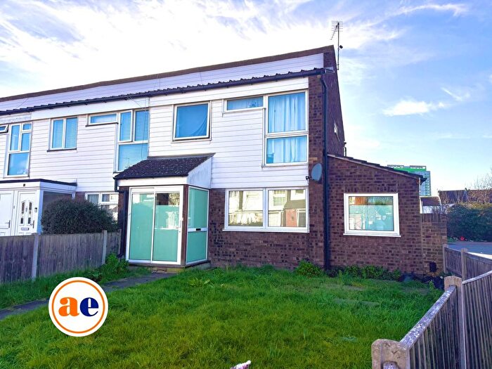 3 Bedroom Property For Sale In Dalberg Way, London, SE2