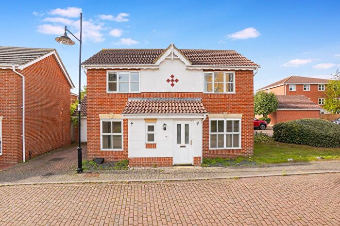 3 Bedroom Detached House For Sale In Goldcrest Drive, St. Marys Island, ME4