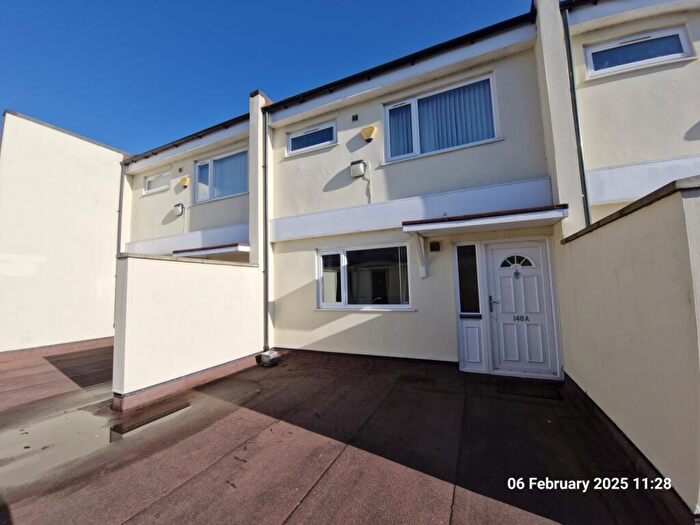 2 Bedroom Flat To Rent In Weoley Castle Road, Birmingham, West Midlands, B29