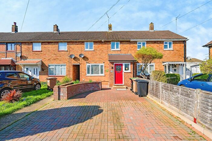 2 Bedroom Terraced House For Sale In Wodecroft Road, Luton, LU3