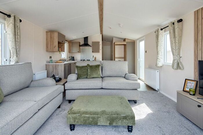 2 Bedroom Park Home For Sale In Manor Road, Hayling Island, PO11