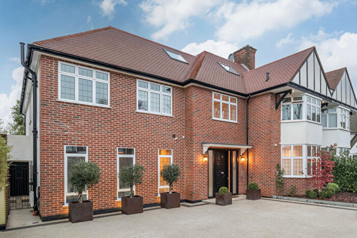 6 Bedroom Semi-Detached House For Sale In Harman Drive, London, NW2