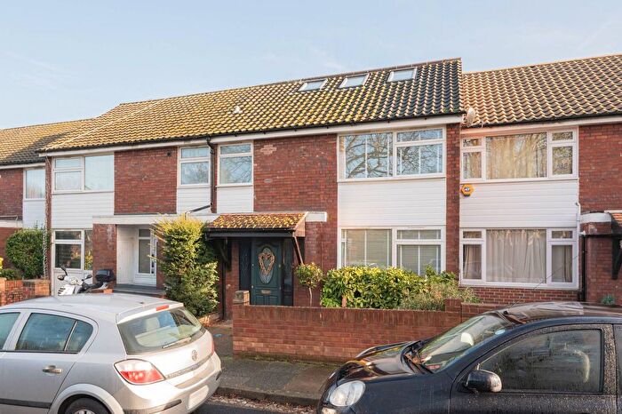 4 Bedroom Property For Sale In Phipps Bridge Road, Colliers Wood, London, SW19